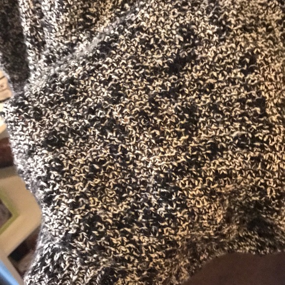 Black and white sweater. - Picture 2 of 2